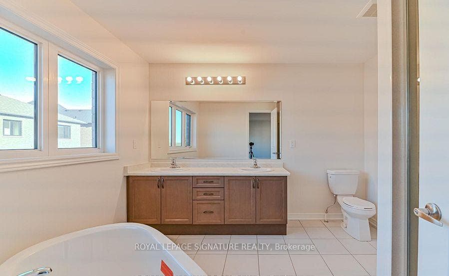 127 Henshaw Drive photo 15