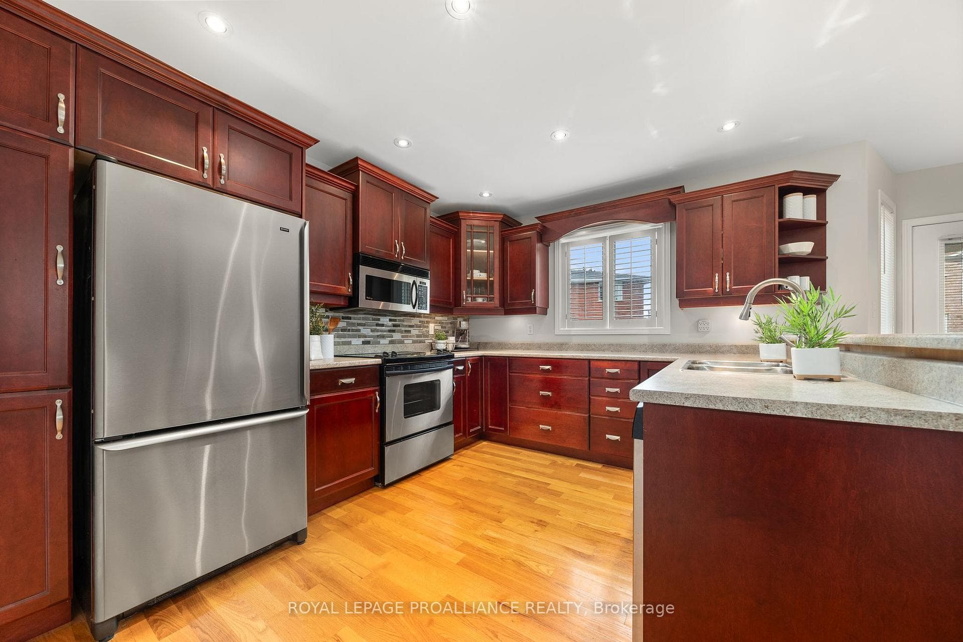 8 Linden Lane photo 20
