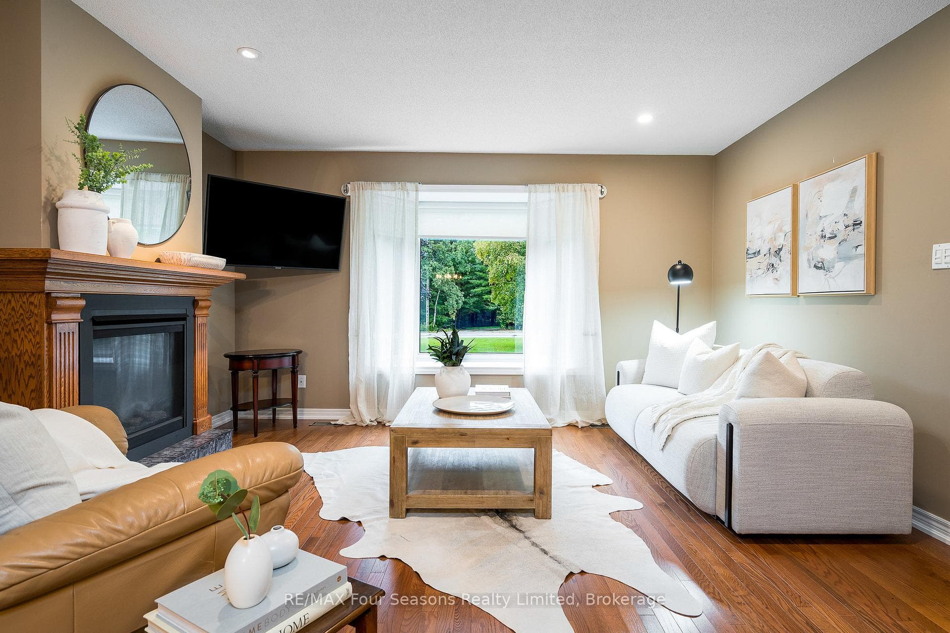 84 Wasaga Sands Drive photo 1