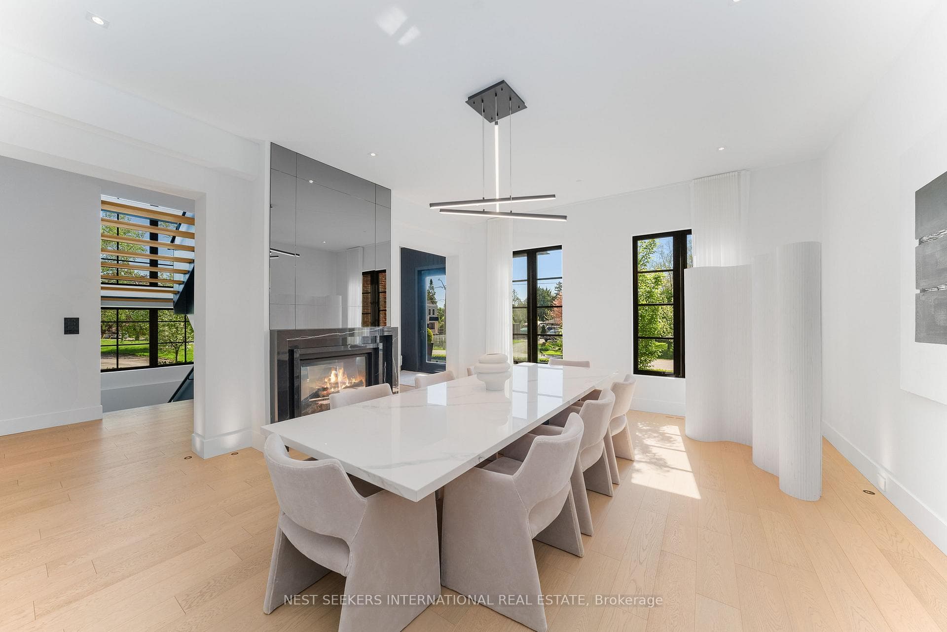 6 Forestave Crescent photo 5