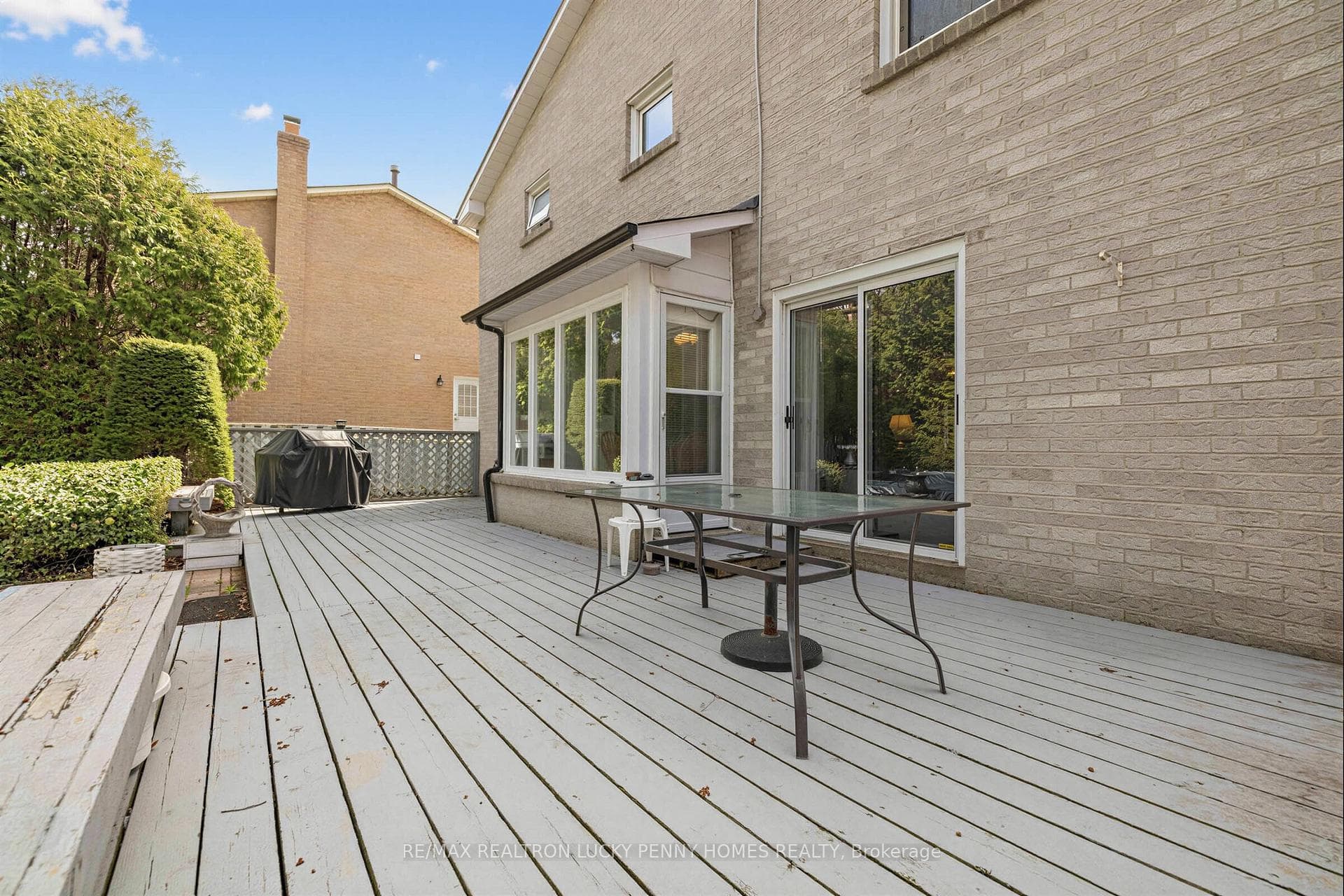 10 Hastings Drive photo 35