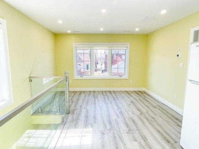 16 Arthur Dixon Street Unit Coachhouse photo 1