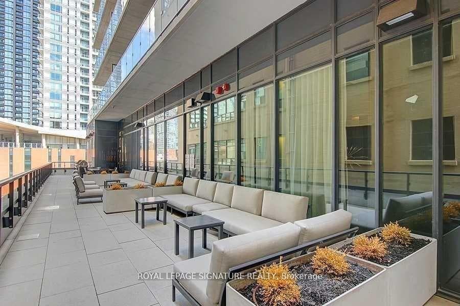87 Peter Street Unit 1708 photo 15