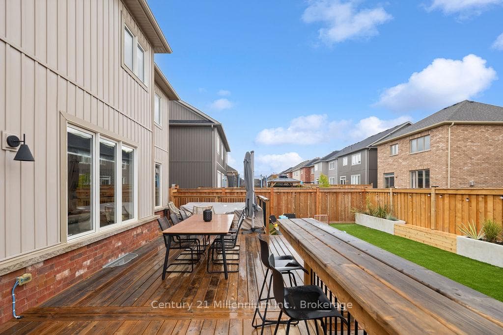 30 Mclean Avenue photo 44