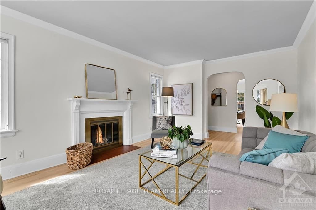3 FREDERICK Place photo 4
