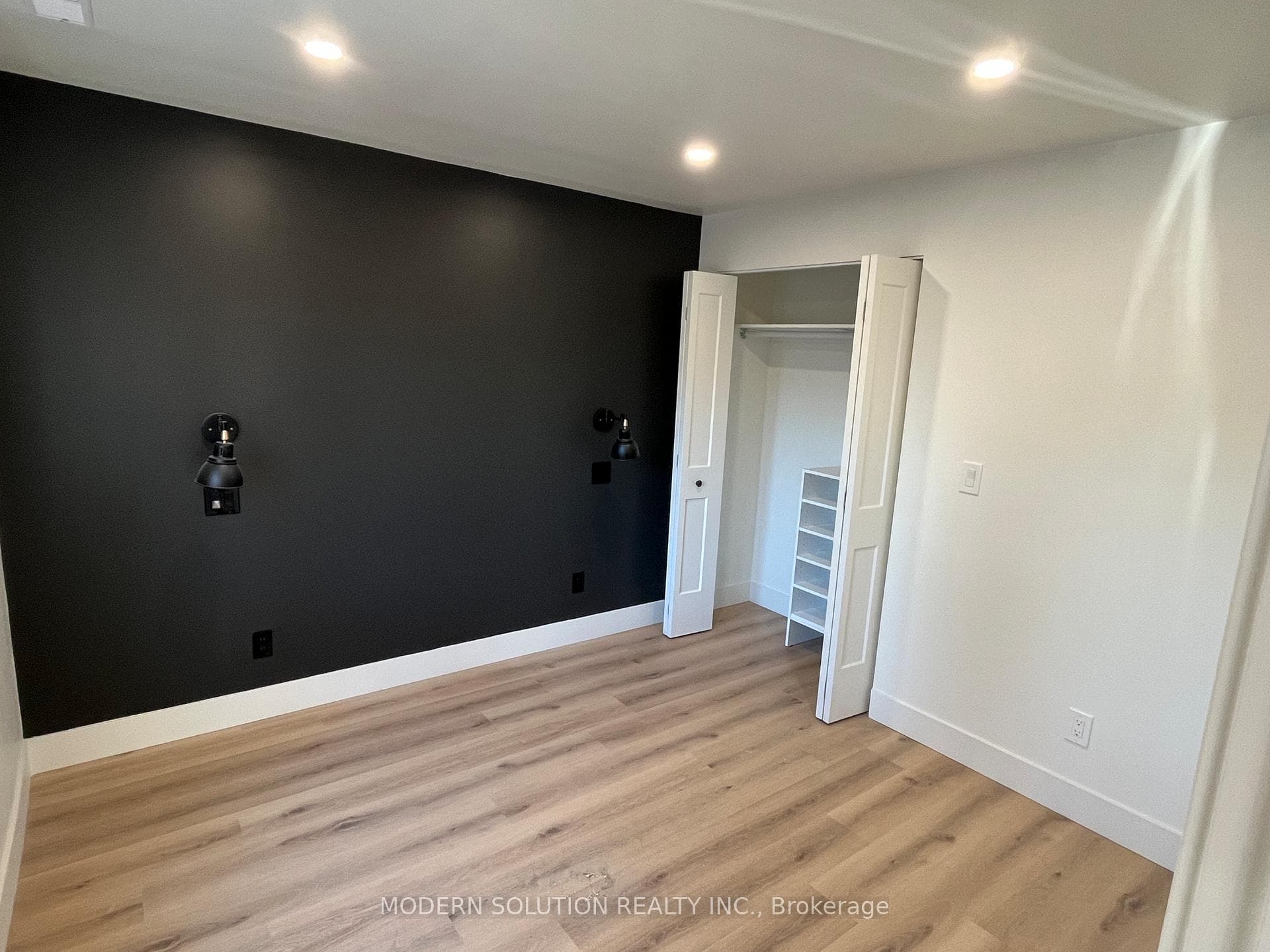 23 Tilden Crescent photo 8
