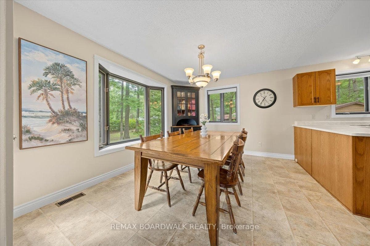 178 Baillie Avenue photo 14