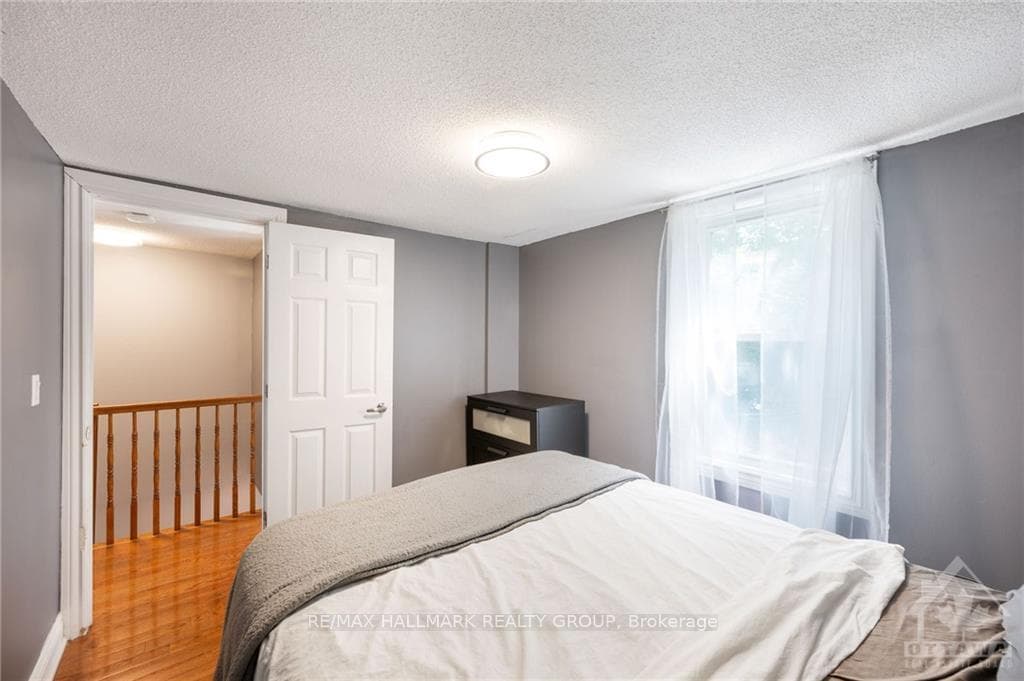 1183 LAURIER Street photo 24