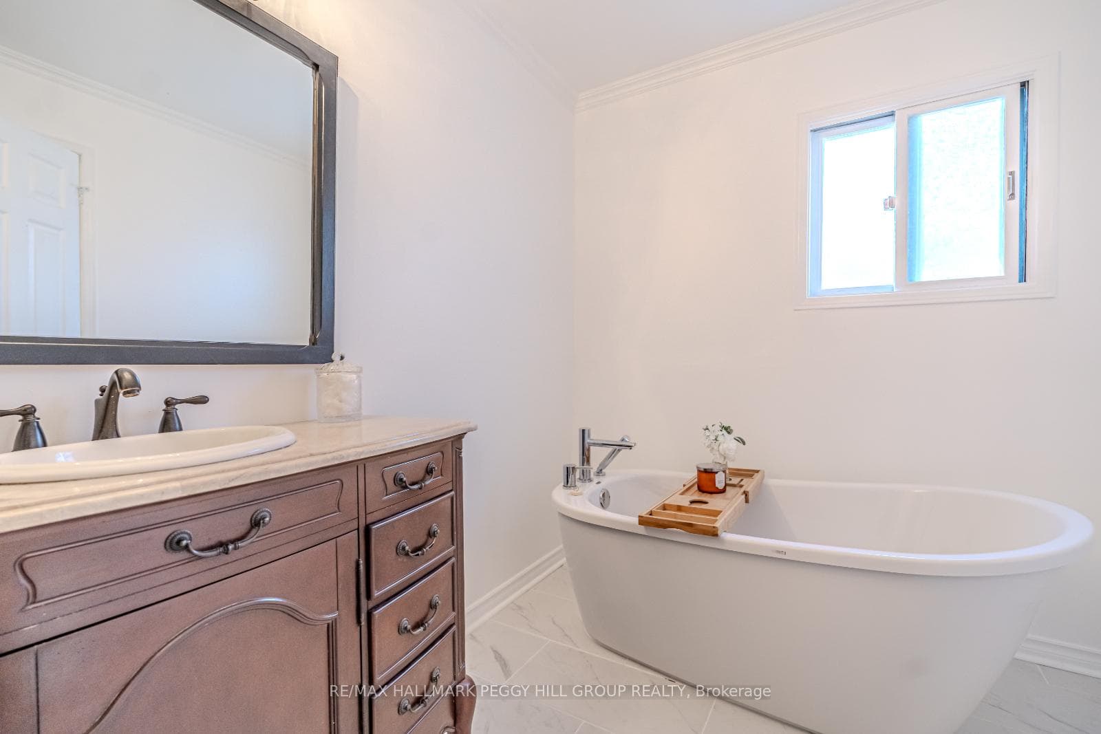 12 Moore Place photo 12
