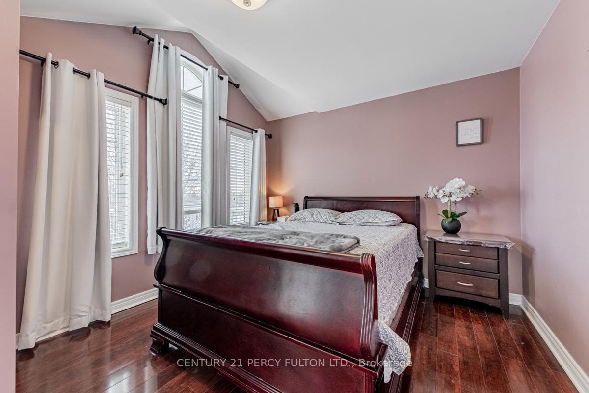 32 Amanda Avenue photo 33