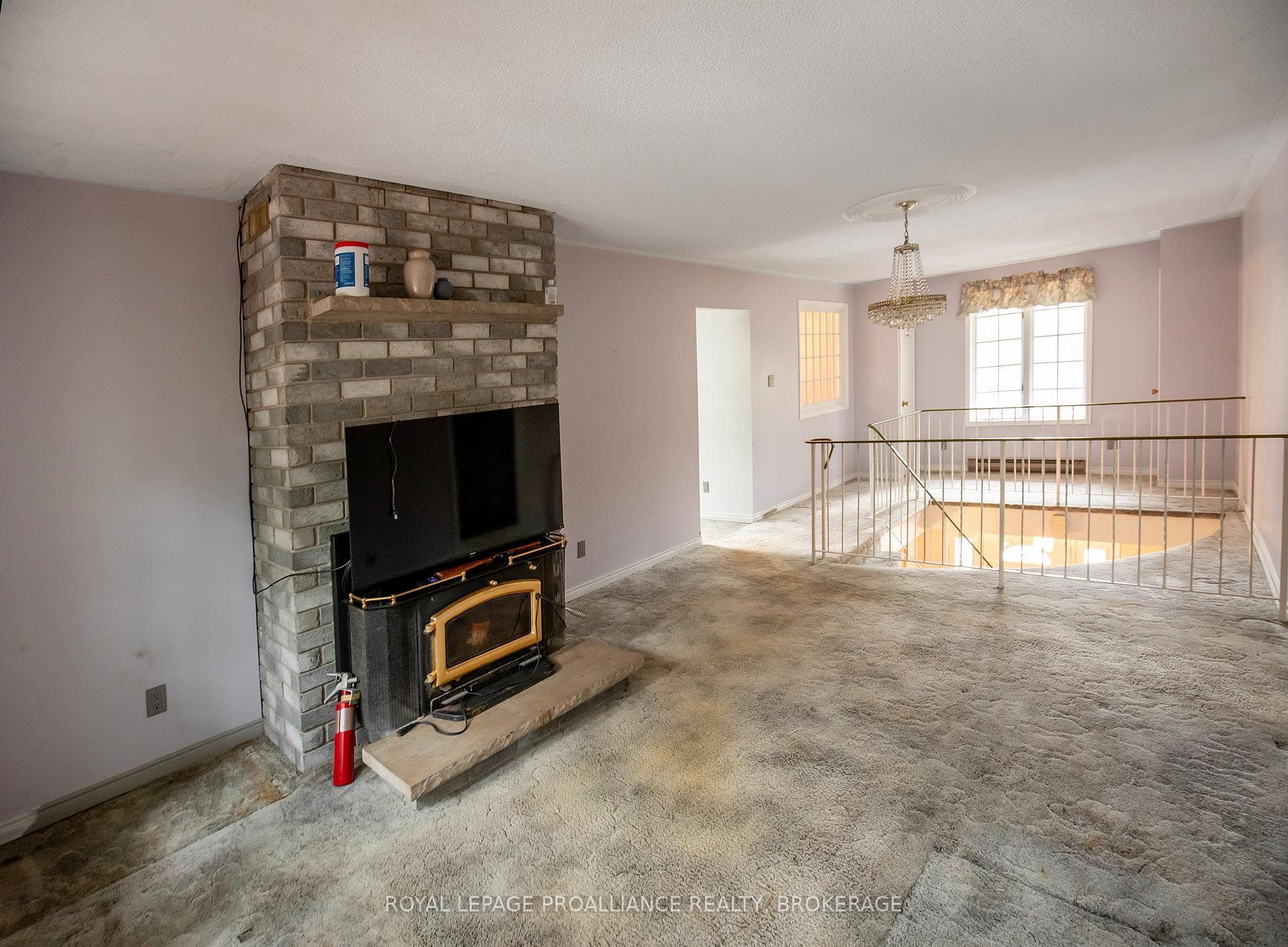 1067 Cedarwoods Drive photo 3