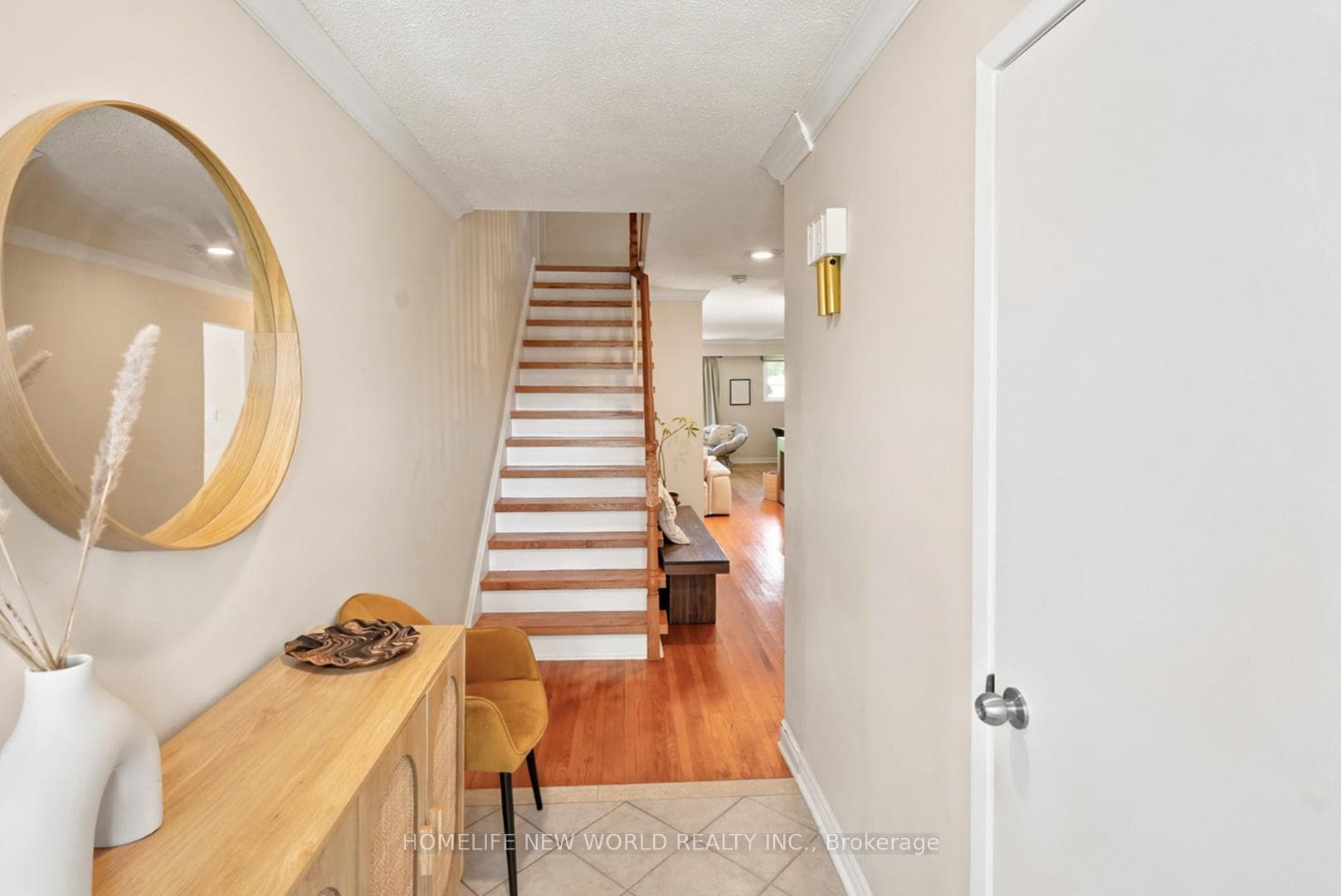 458 Appledore Crescent Unit Upper photo 8