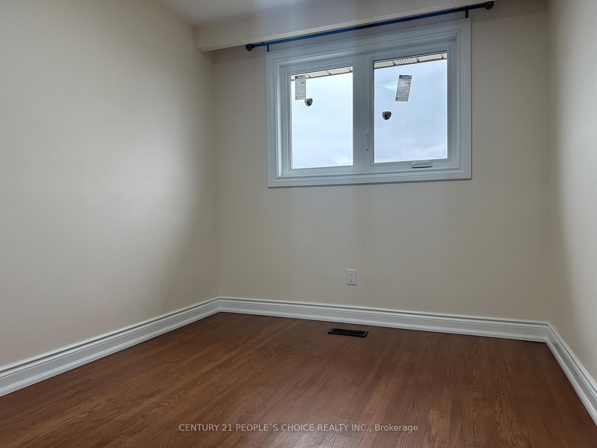 7490 Middleshire Drive photo 34