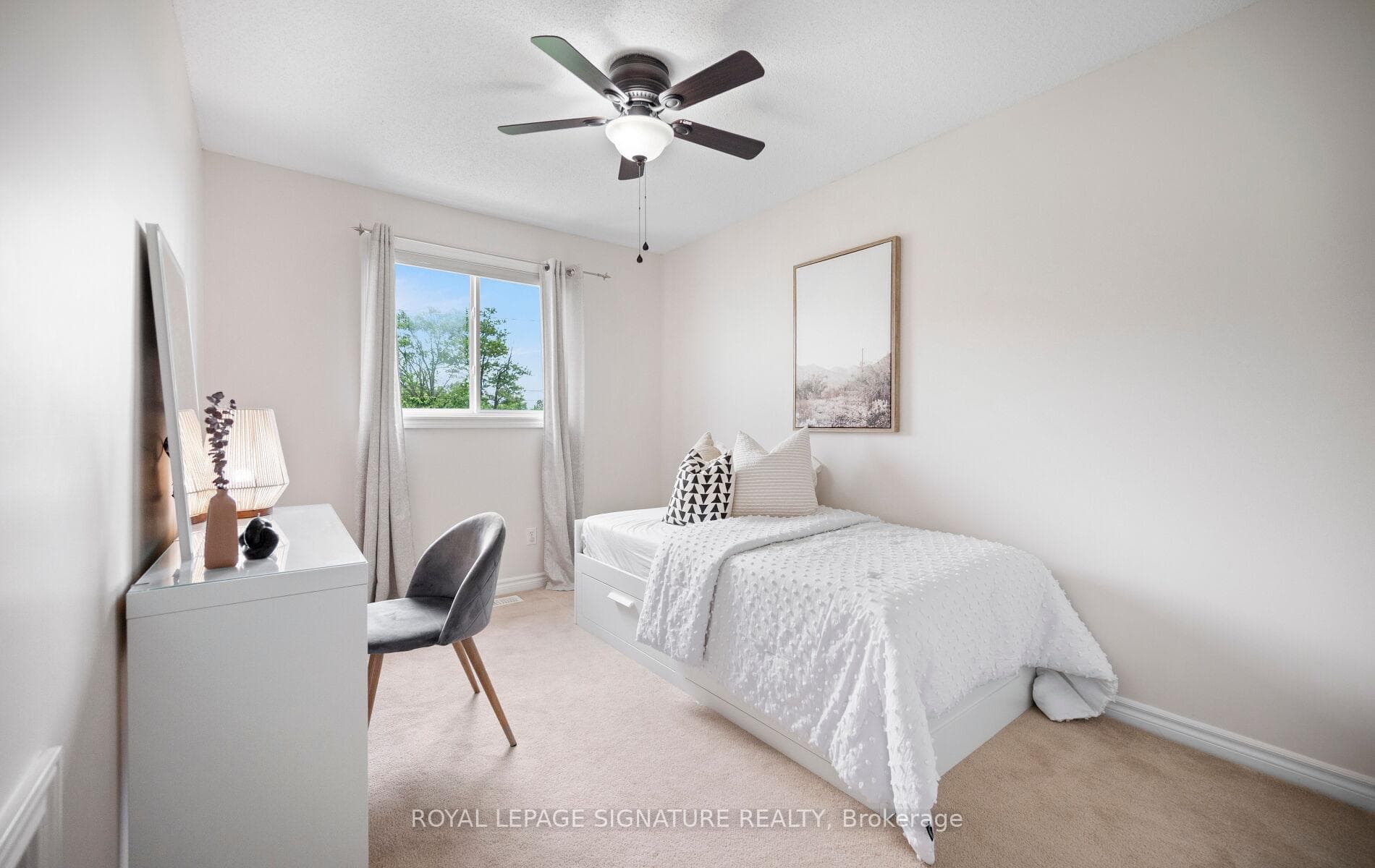 61 Thames Way photo 33
