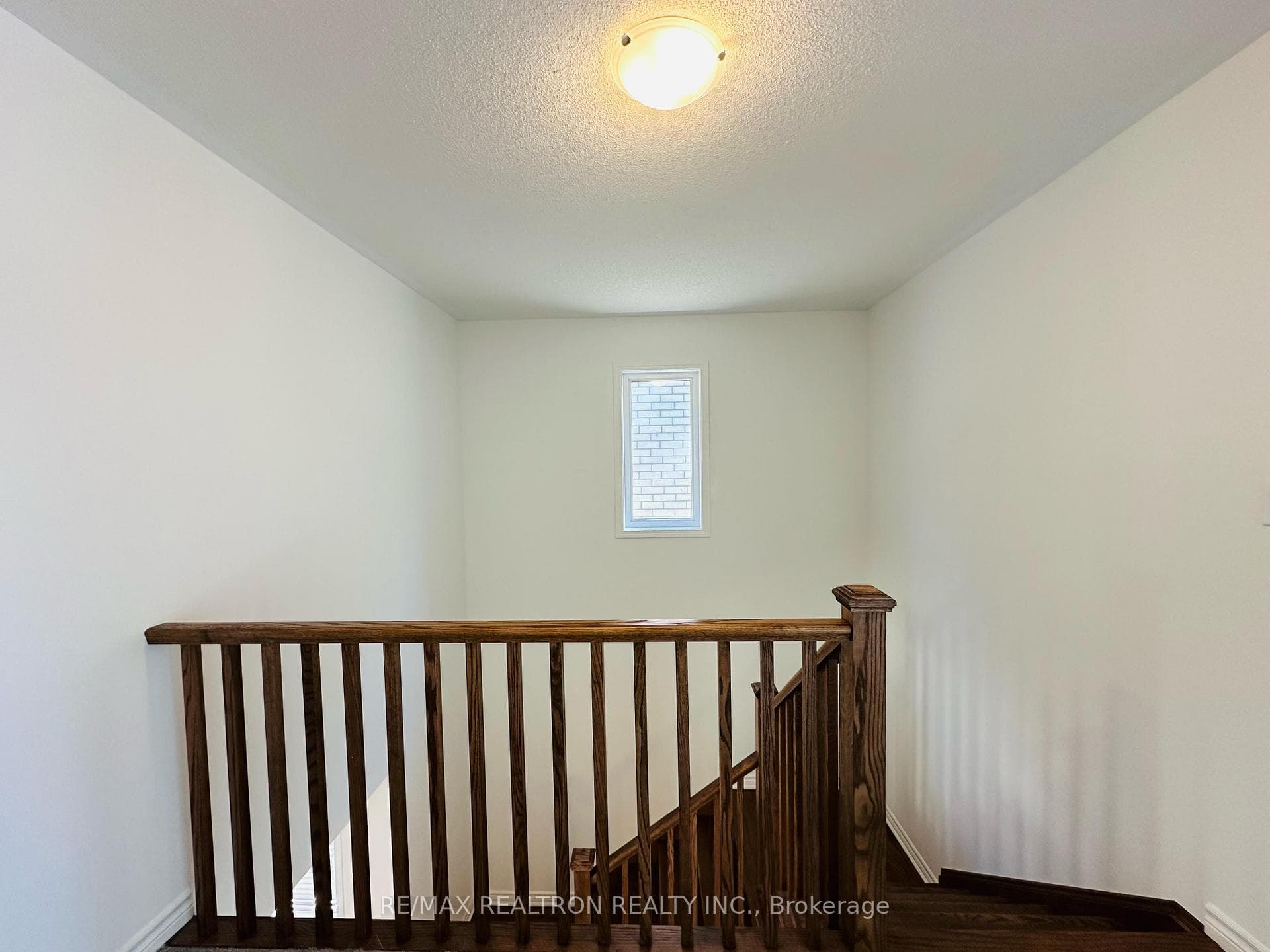 1518 Honey Locust Place photo 25
