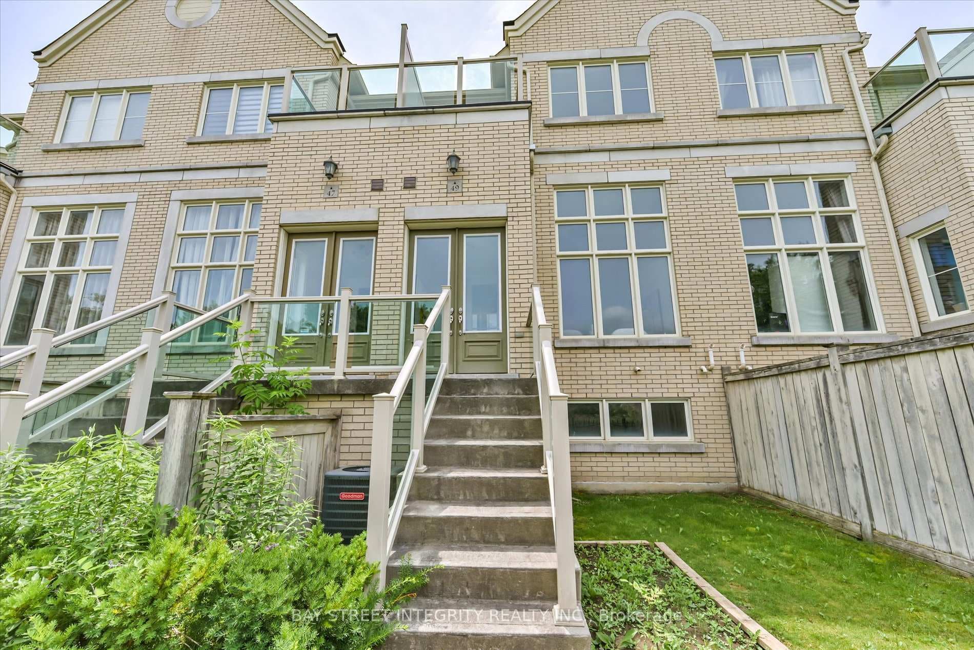 49 Victor Herbert Way photo 3