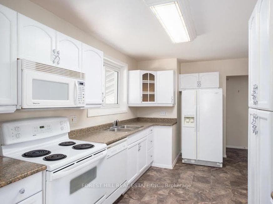 736 Sunnypoint Drive photo 3