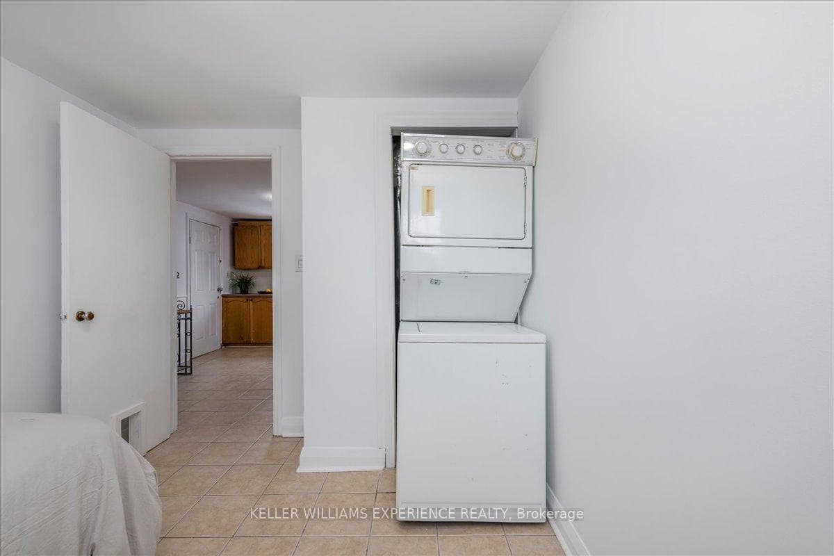 116 Huronia Road photo 12