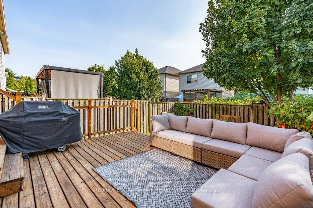 62 Golden Iris Crescent photo 35