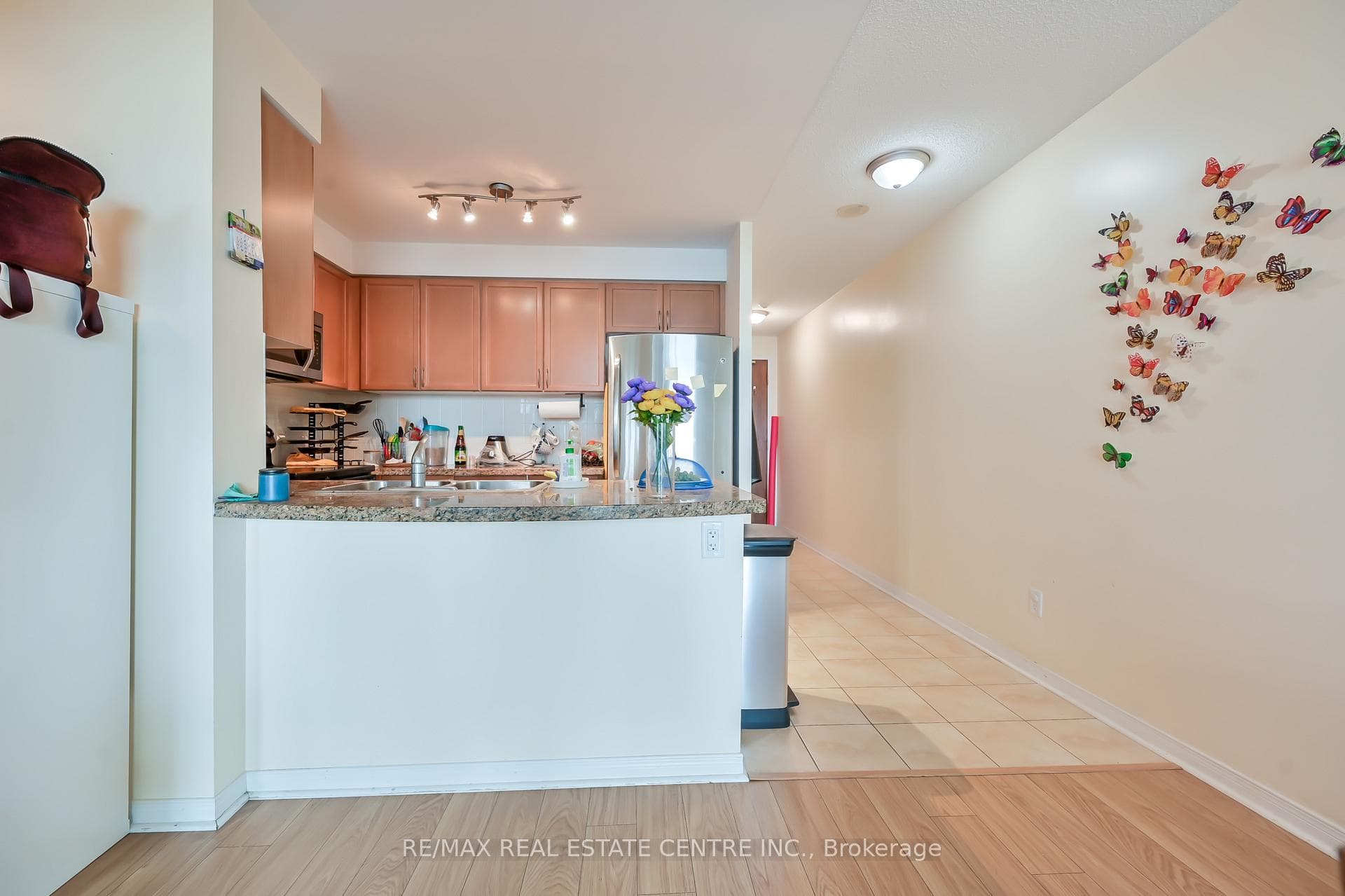 4900 Glen Erin Drive Unit 1611 photo 6