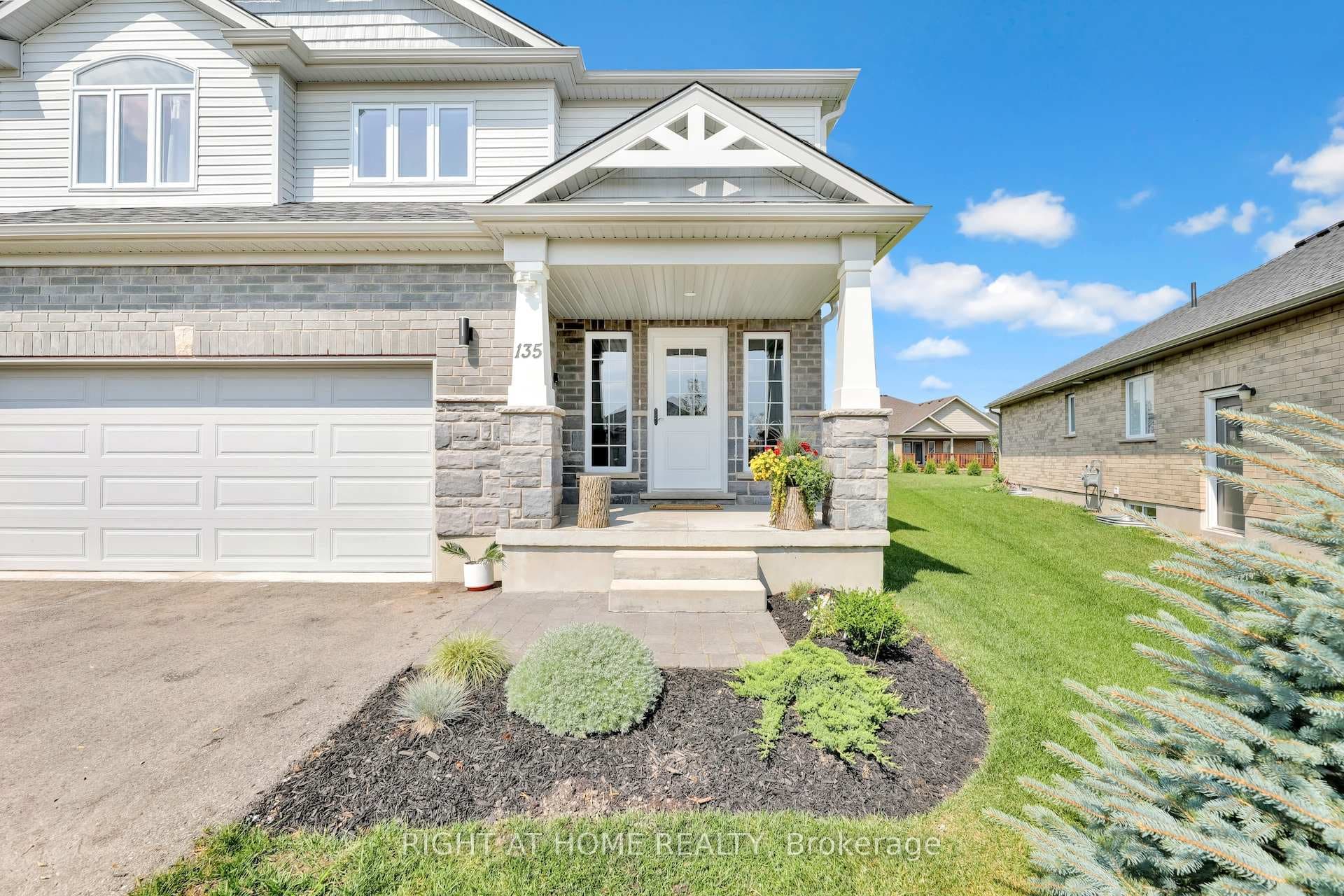 135 Stephenson Way photo 3