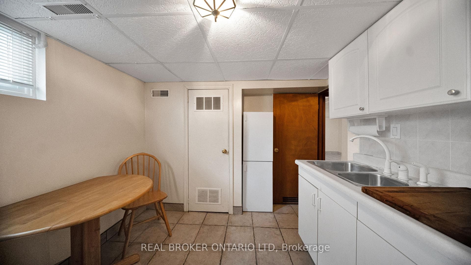 74 Sterling Street photo 25