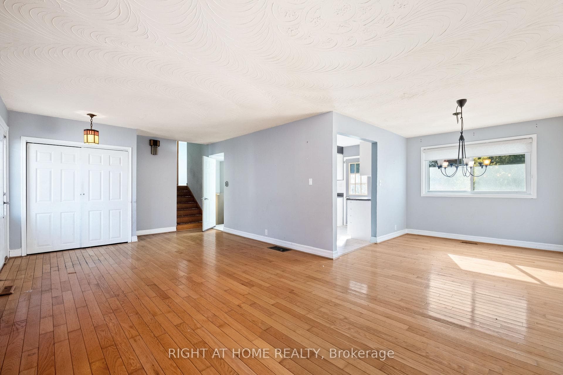275 Miami Drive photo 7