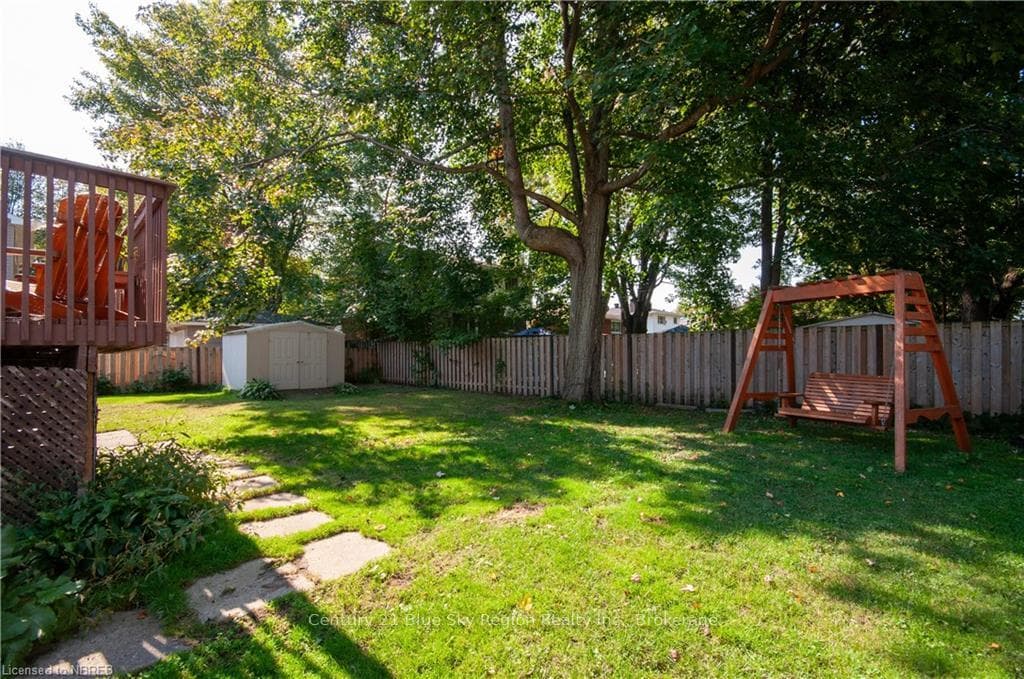 21 ROWE Avenue photo 26