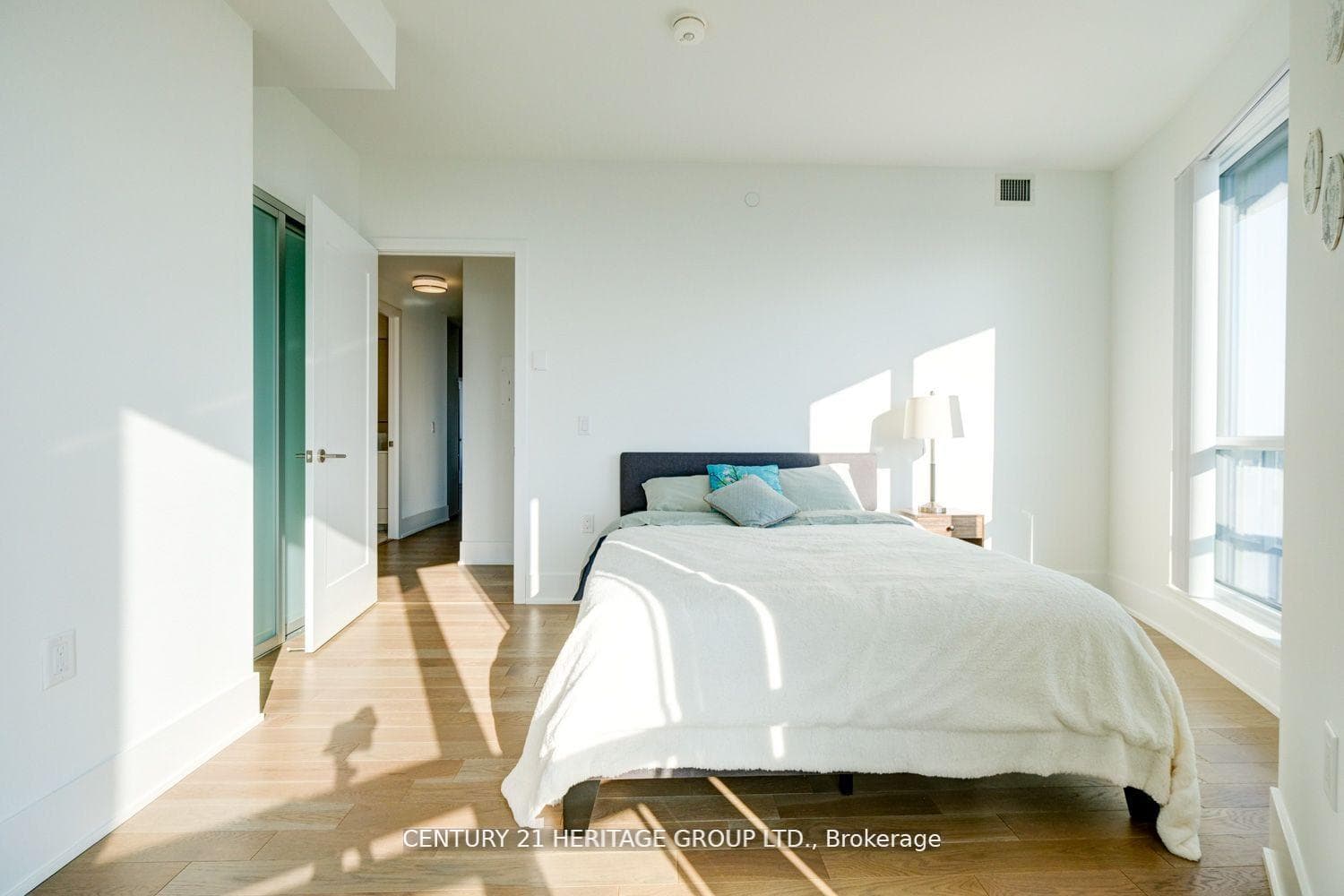 585 Bloor Street Unit 3918 photo 17