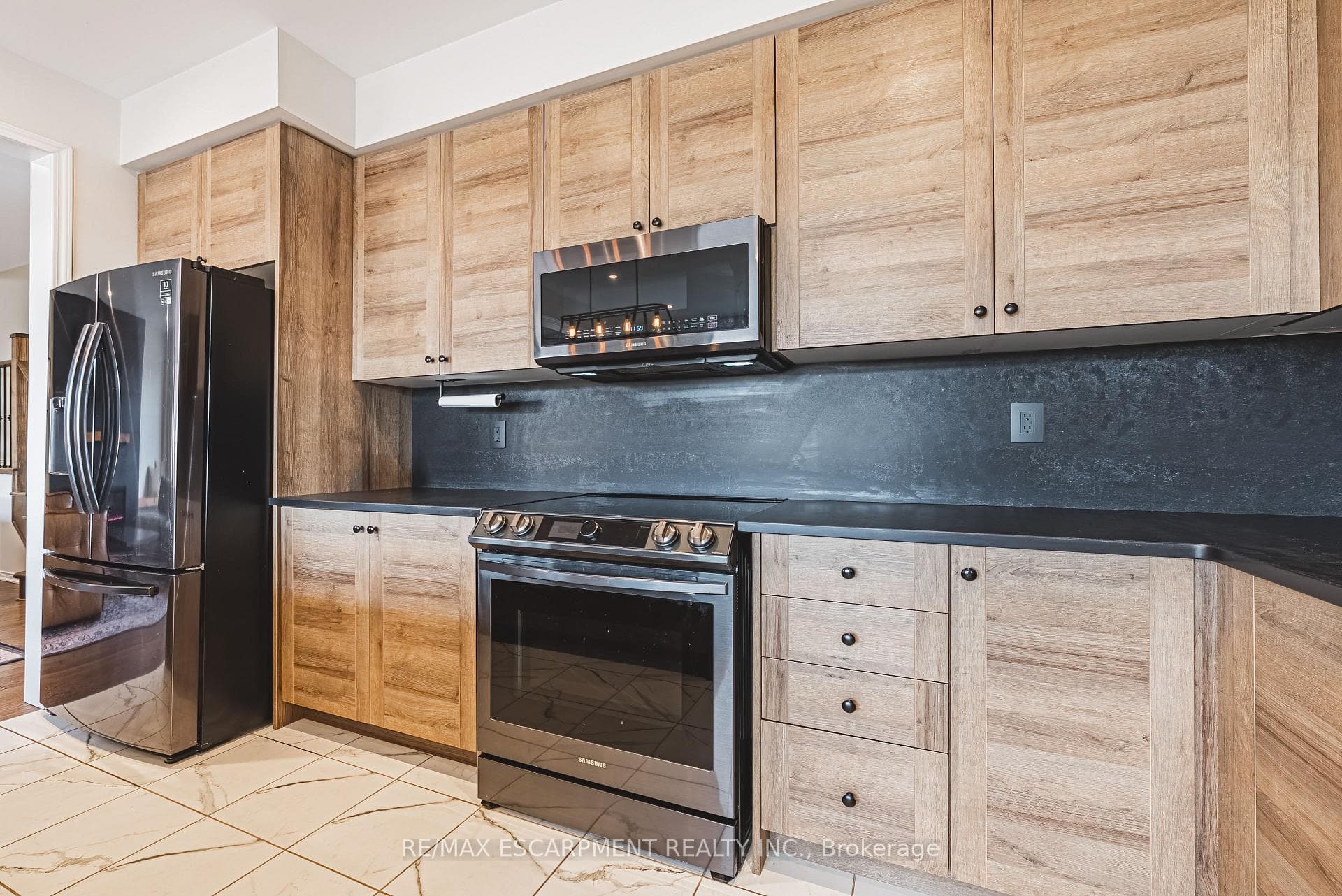 249 Kinsman Drive photo 18
