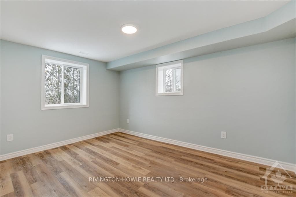 413 DONALD B MUNRO Drive photo 15