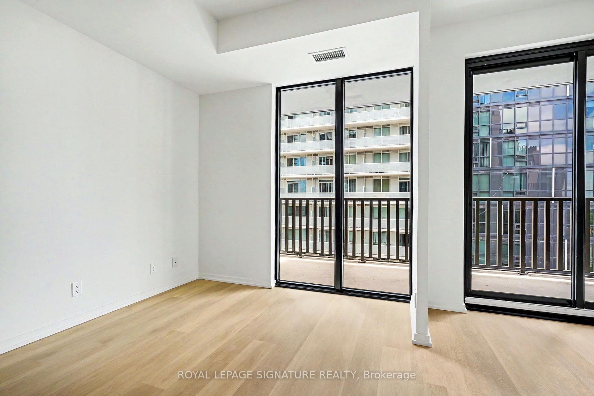 109 Erskine Avenue Unit 1111 photo 29