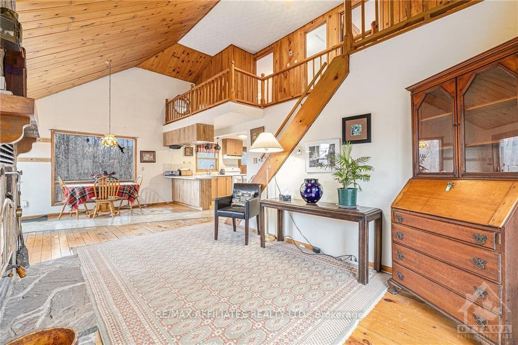 593 SUGARBUSH Way photo 8