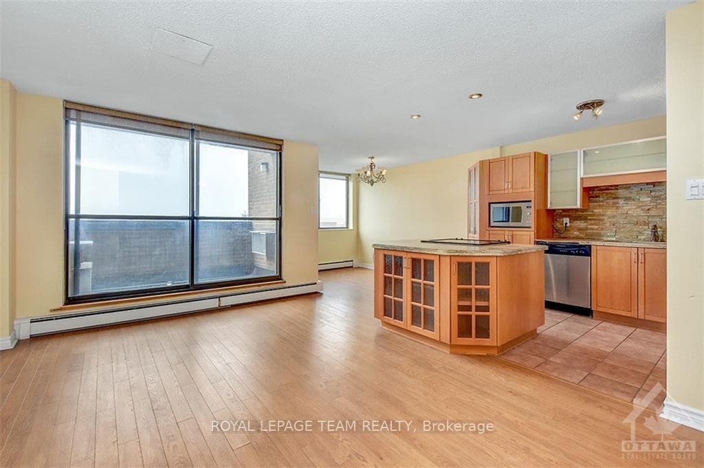 515 ST LAURENT Boulevard Unit 644 photo 4