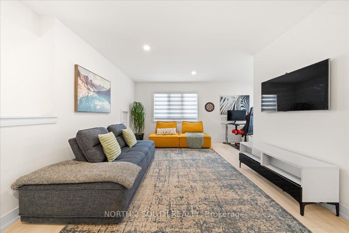 118 Berkely Street photo 24