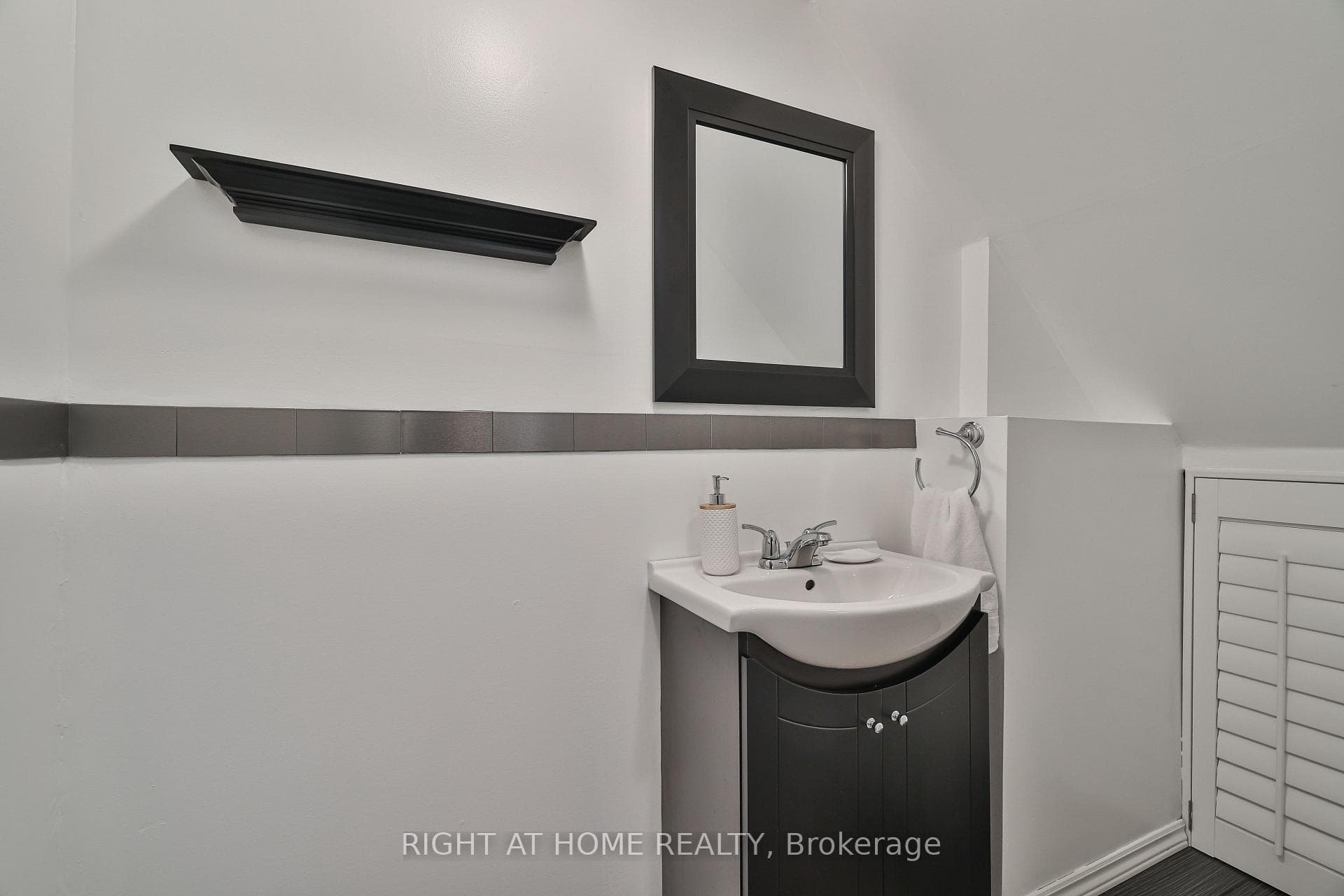 4635 Regents Terrace Unit 61 photo 25
