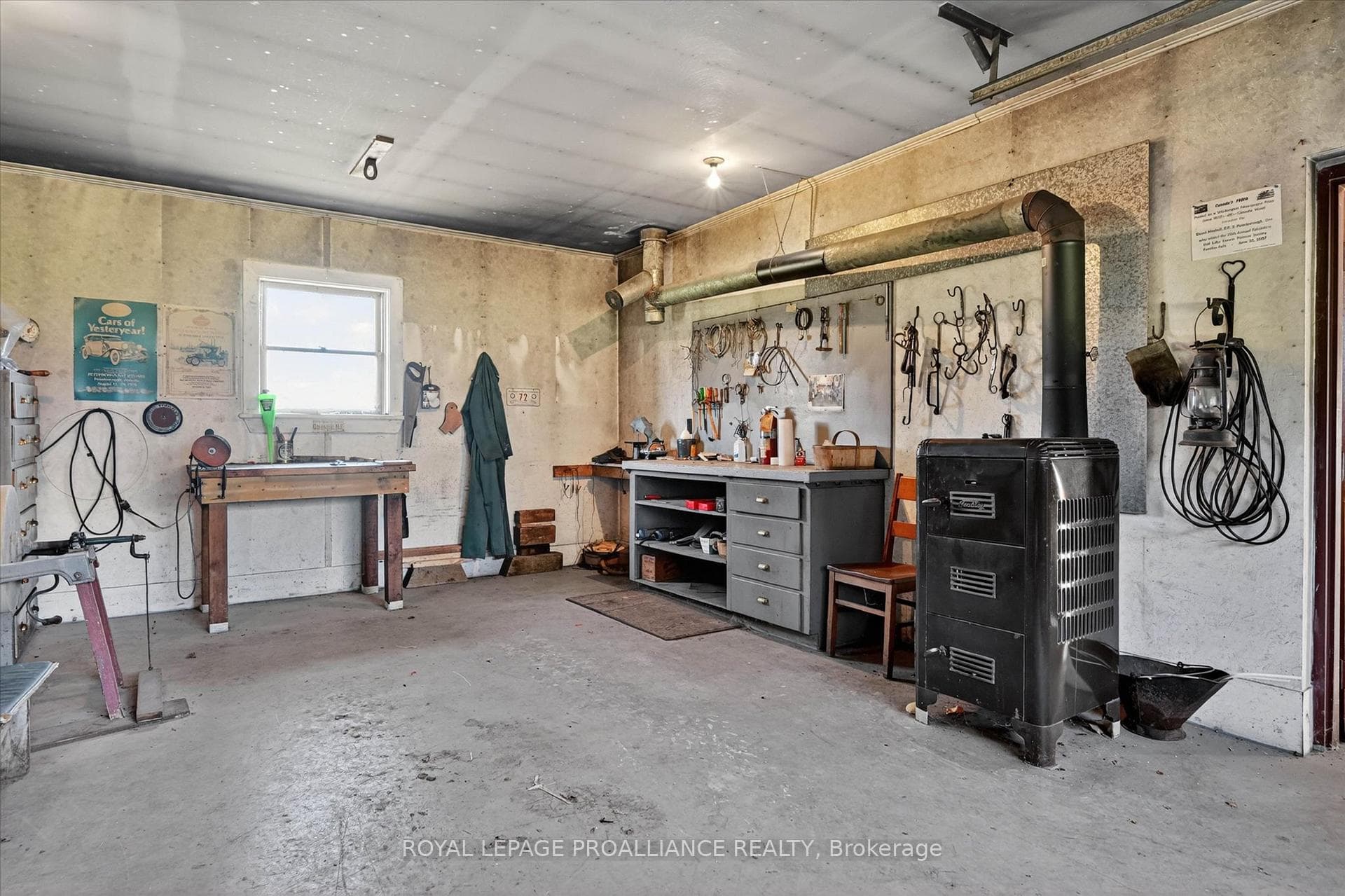 1285 Brealey Drive photo 42