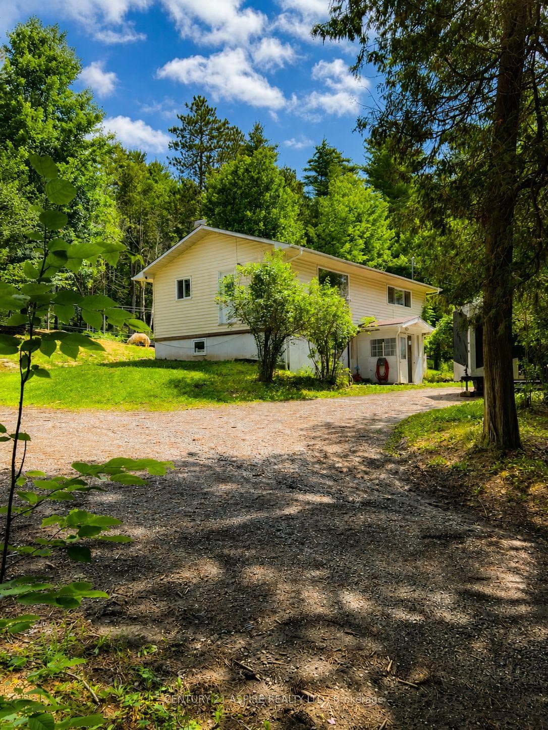 202 Brydges Road photo 1