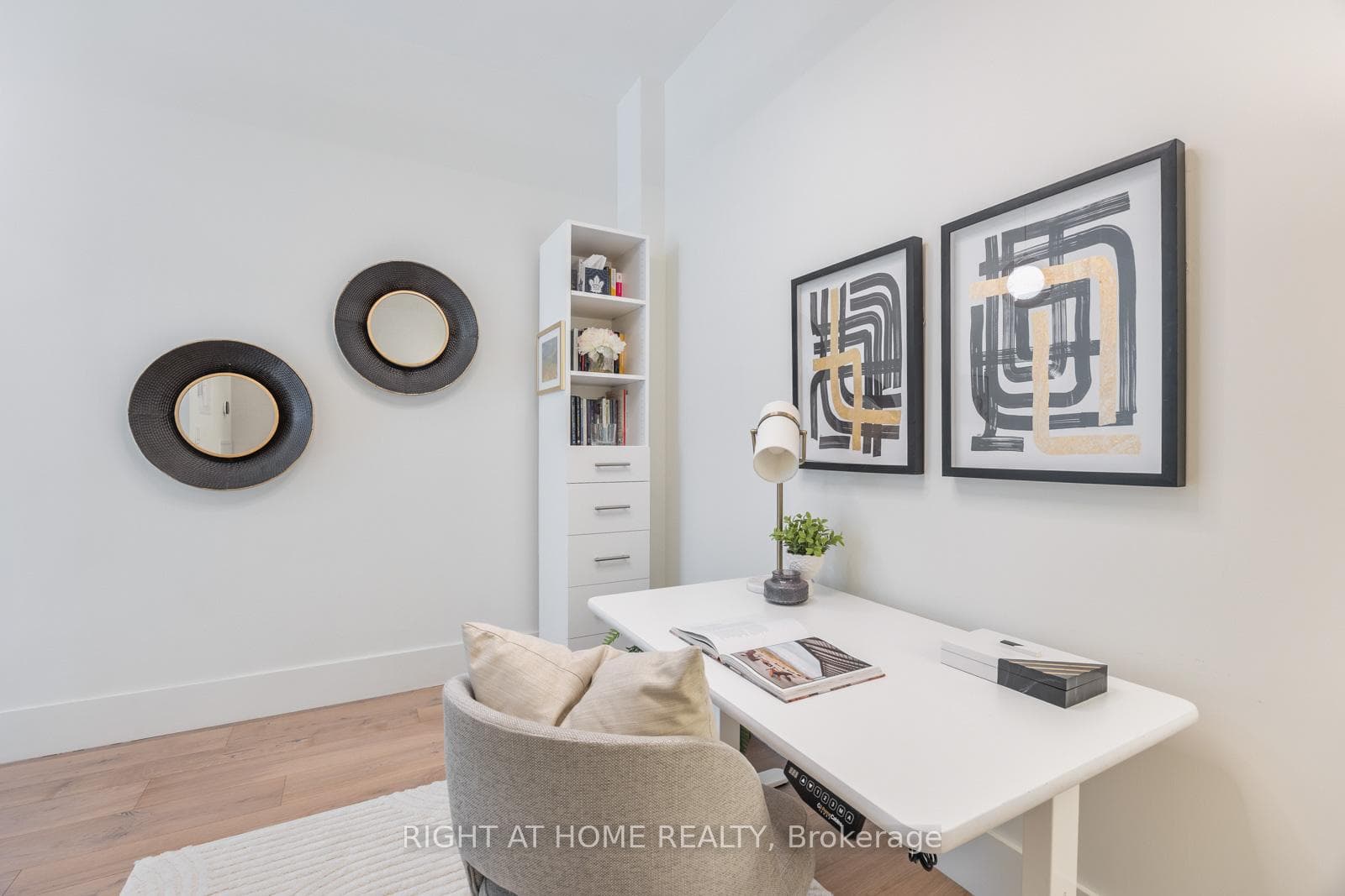 39 Queens Quay Unit 129 photo 27