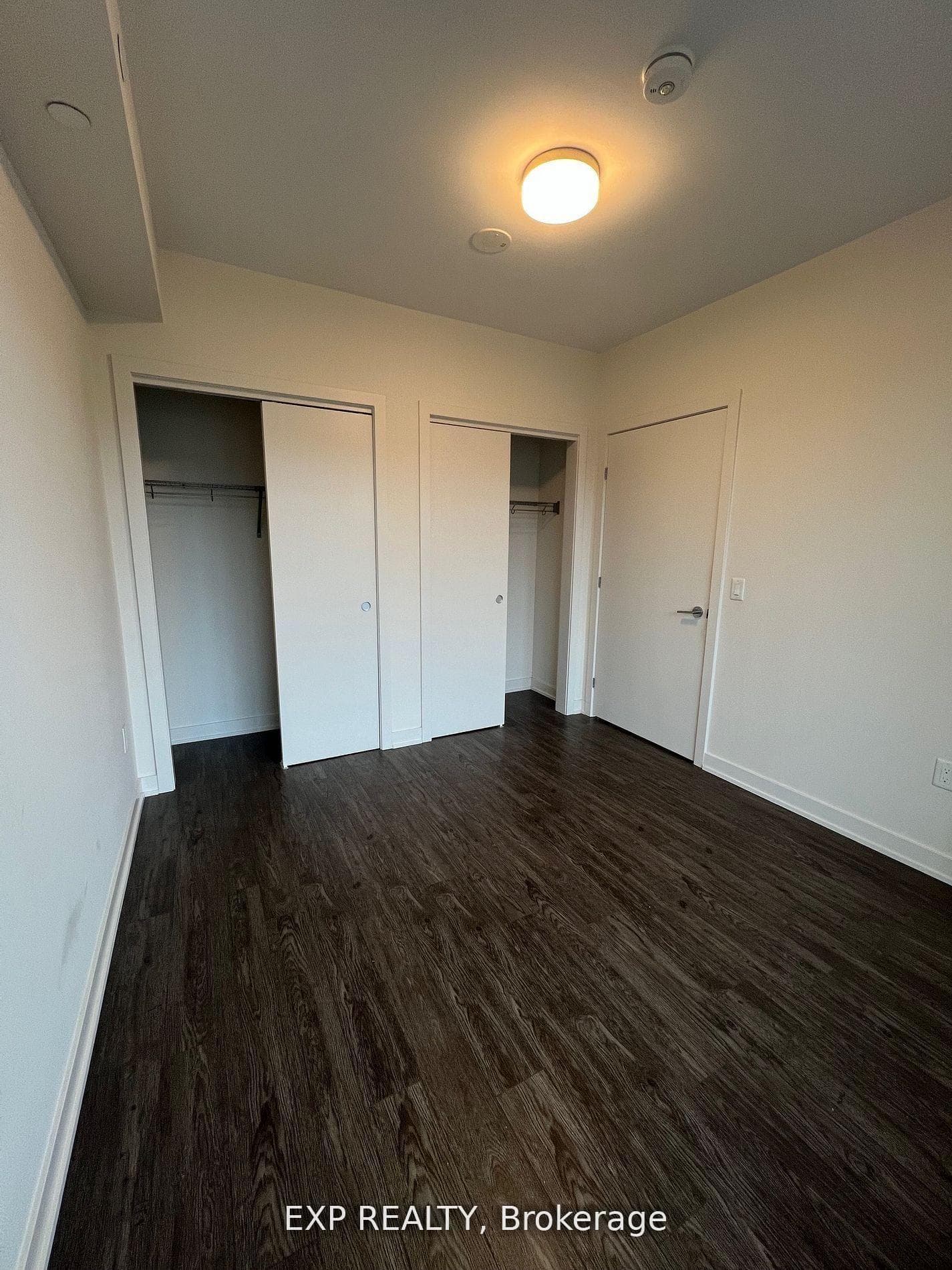 212 King William Street Unit 519 photo 14