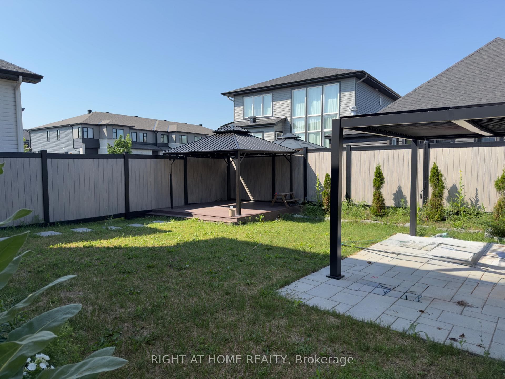 159 Boulonnais Grove photo 44