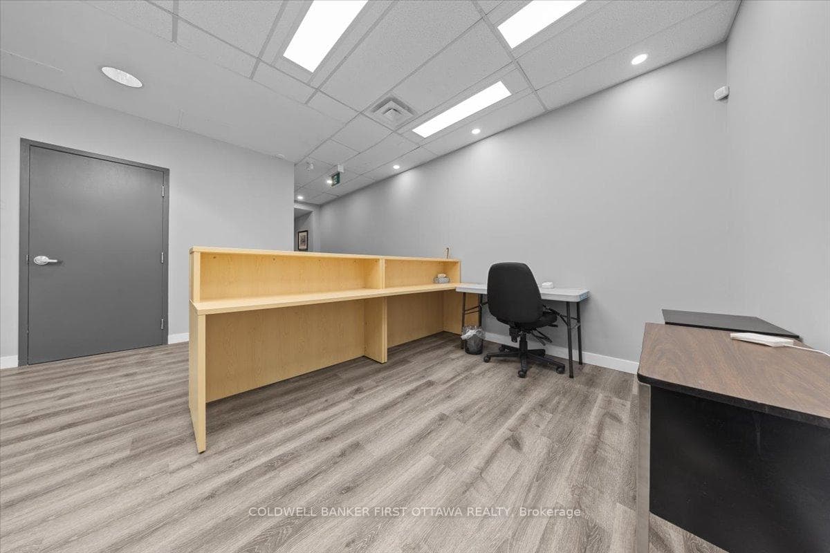 2283 ST LAURENT Boulevard Unit 101 photo 8
