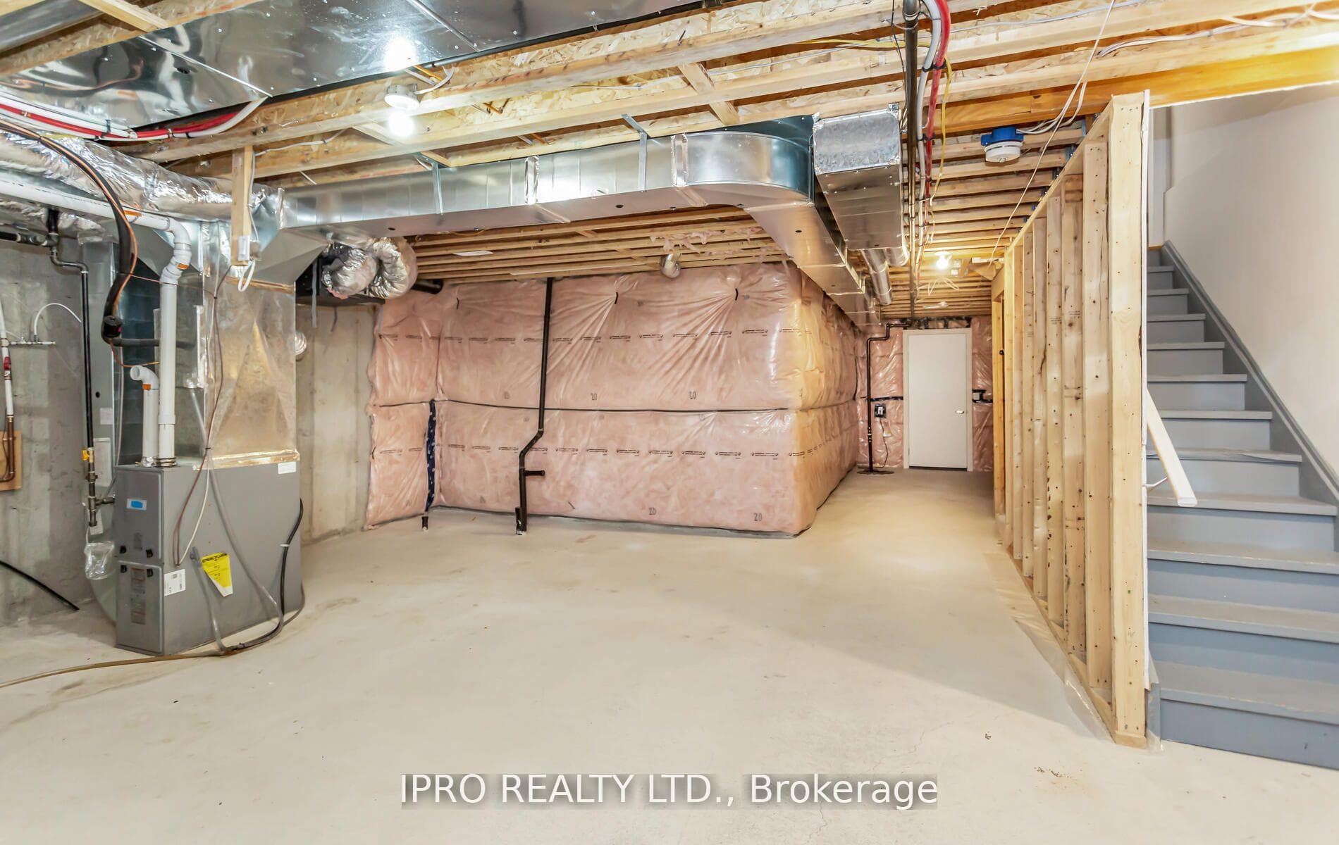 90 Freedom Crescent photo 36