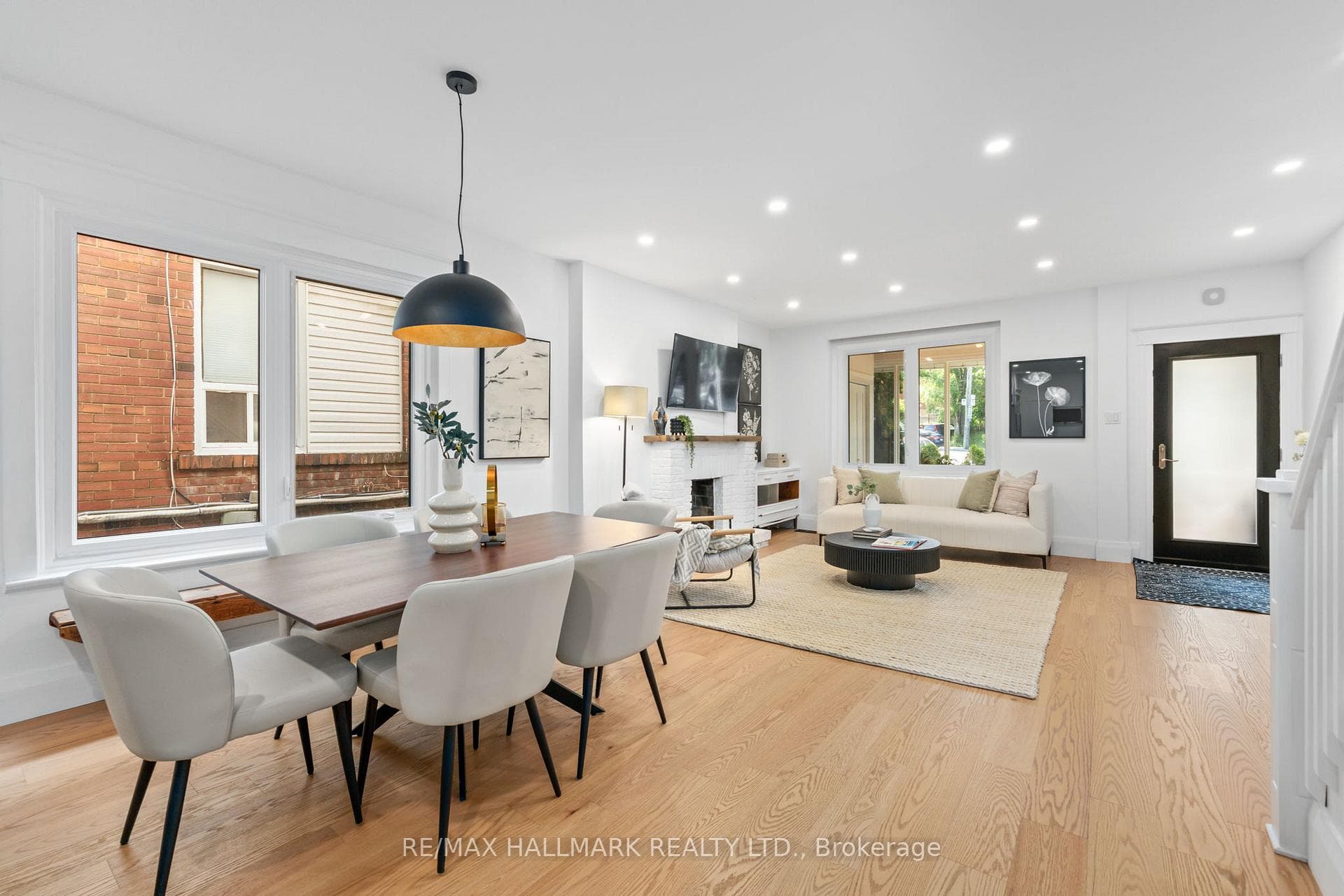 424 Kingston Road photo 9