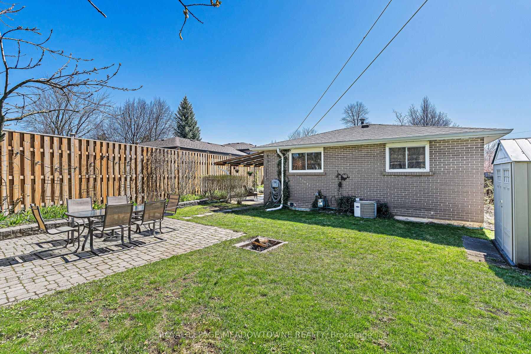 45 Marilyn Crescent photo 32