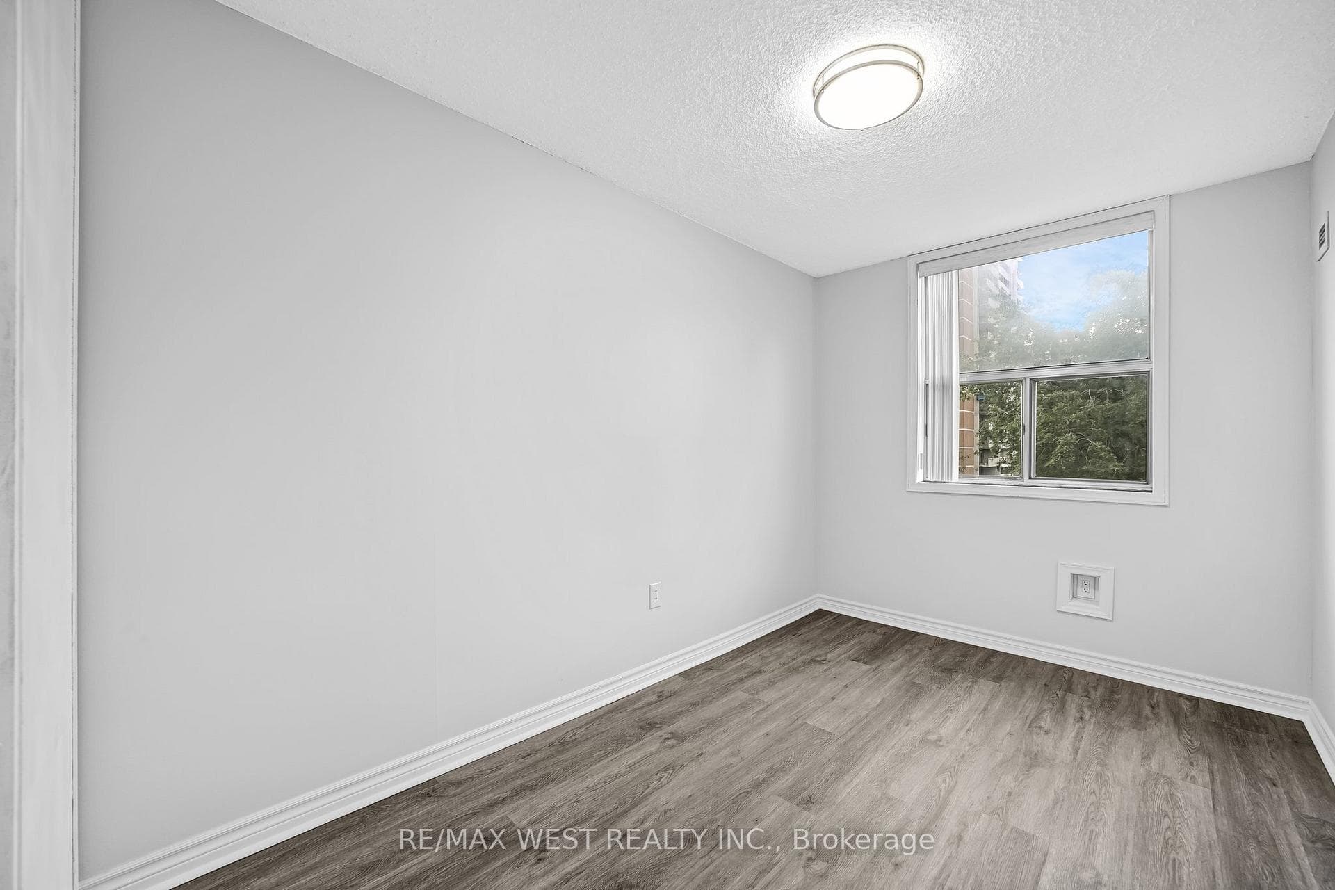 205 Hilda Avenue Unit 406 photo 18
