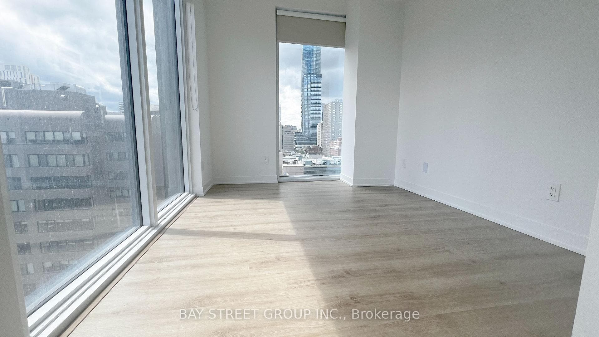 319 Jarvis Street Unit 1502 photo 8