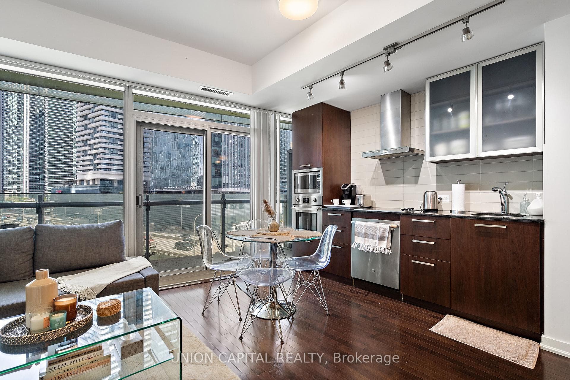 12 York Street Unit 501 photo 2
