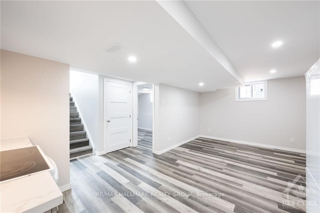 580 DONALD Street photo 24
