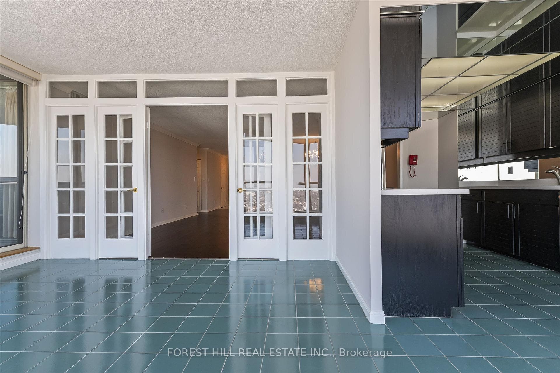 85 Skymark Drive Unit 2305 photo 22